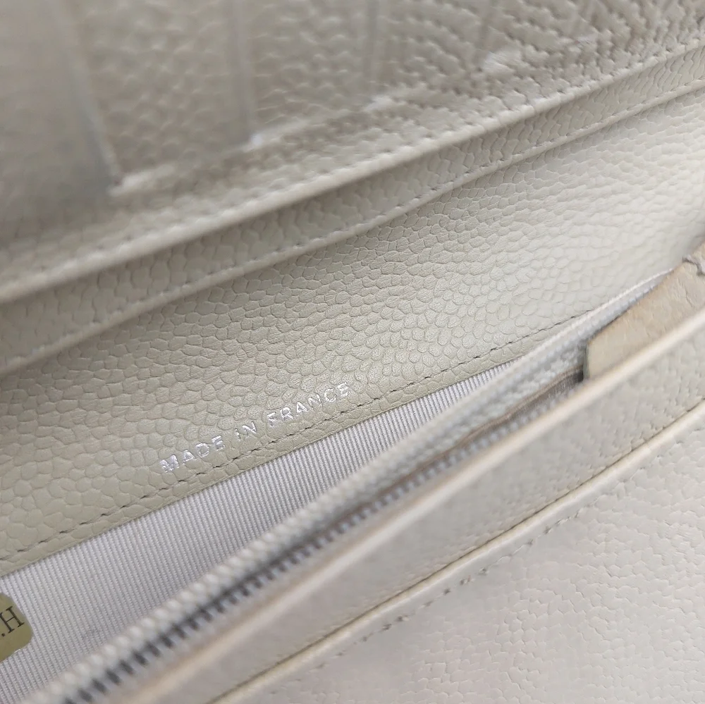 🩶CHANEL Authentic Khaki Quilted Leather Yen Wallet/Clutch🩶